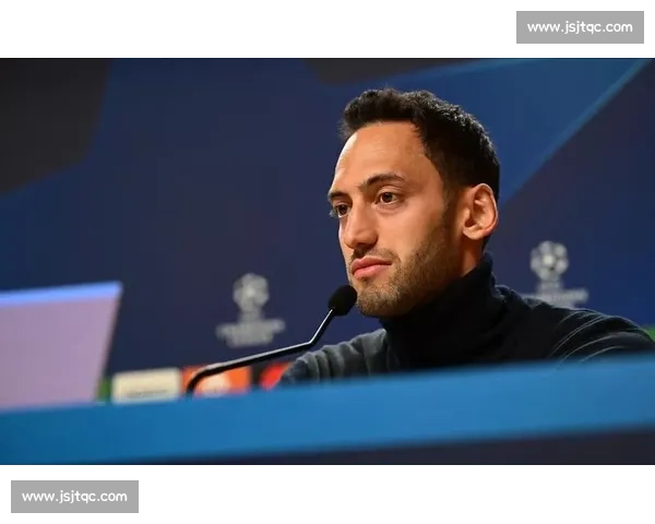 加拉塔萨雷接近敲定恰尔汗奥卢转会 谈判进入最后冲刺阶段