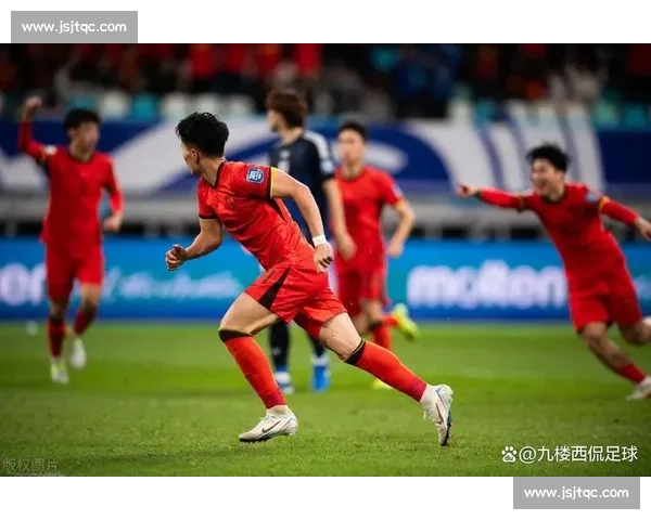 新华社删国足对比视频引争议:职业态度与中国足球的冰火两重天 新华社删国足对比视频引争议:职业态度与中国足球的冰火两重天